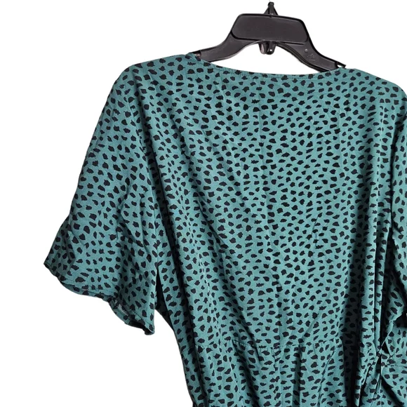 BloomChic Women's Green Ditsy Dot Wrap Ruffle V-Neck Knee Length Dress NWT 18/20 - Picture 7 of 15